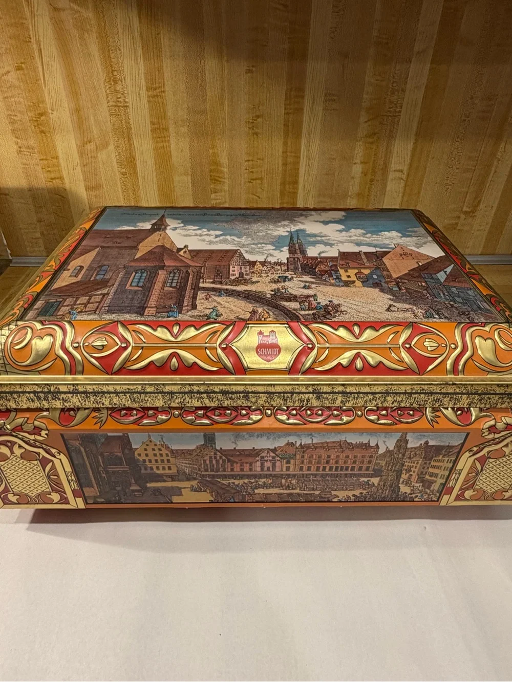 Large Vintage German Tin Bread Box Schmidt Nuremberg Lithograph Scene